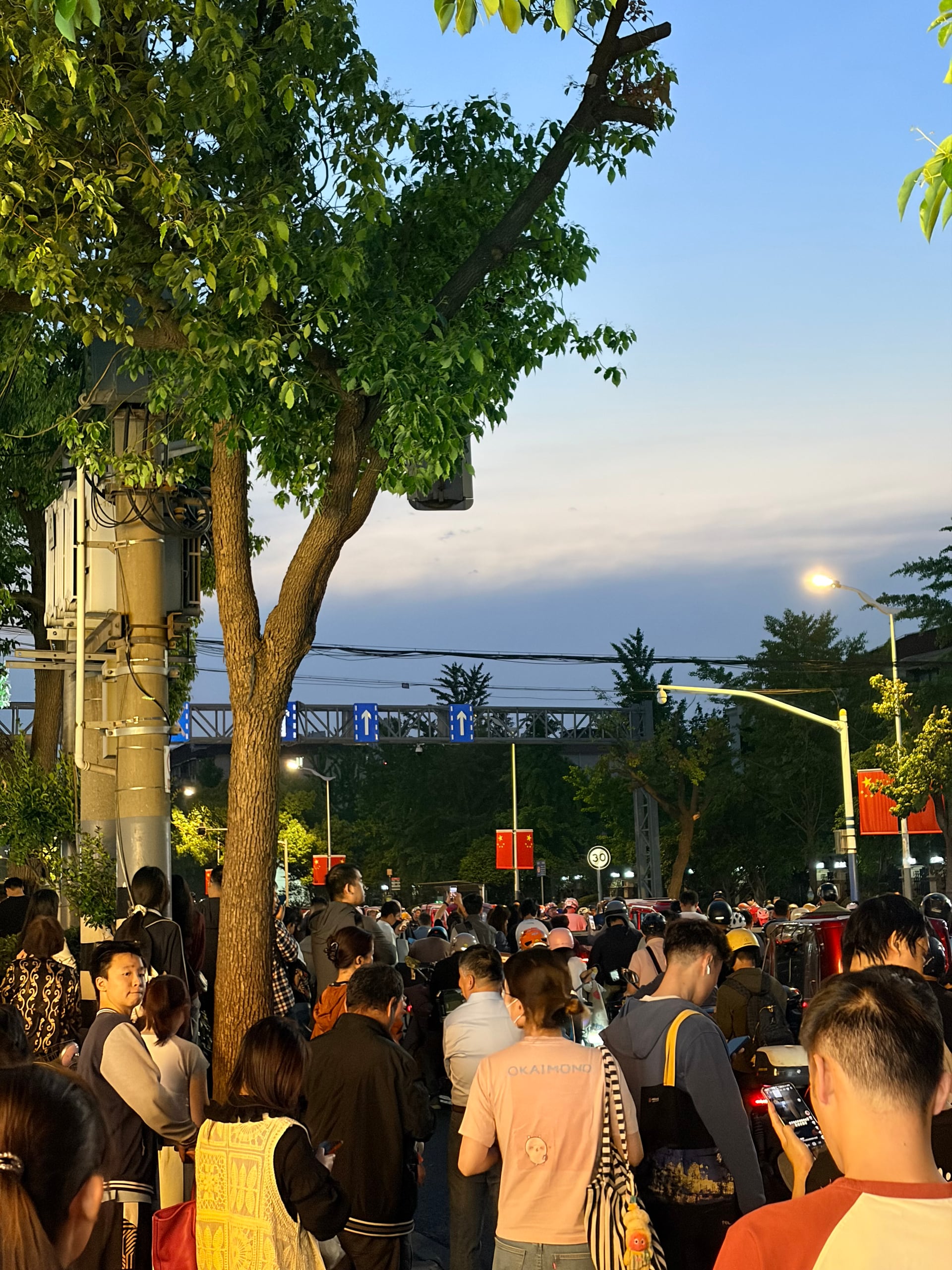 但傍晚的夕阳很清澈